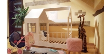 Łóżko domek drewniane z barierkami Scandi House Classic dla dzieci